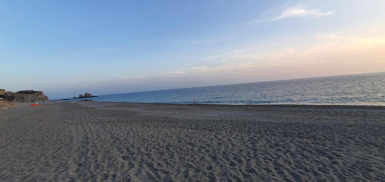 Eirini Apts On The Beach Pszarí Foráda Kültér fotó