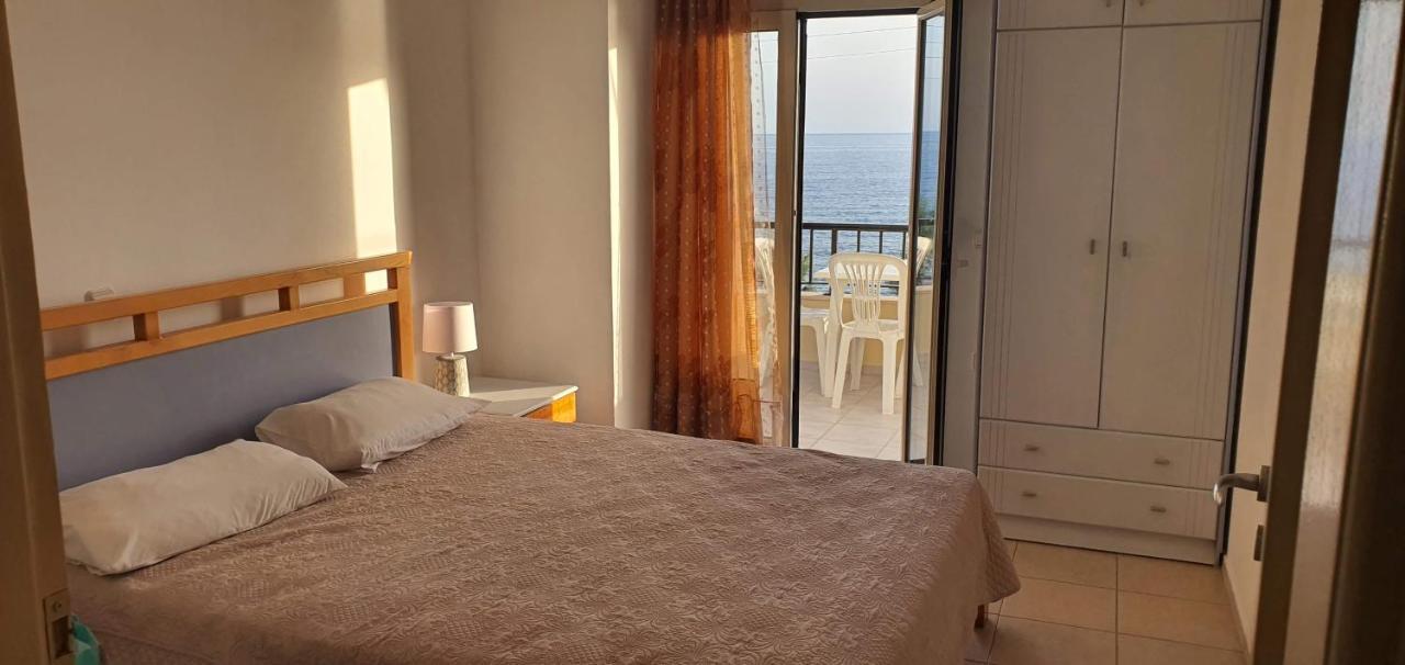 Eirini Apts On The Beach Pszarí Foráda Kültér fotó