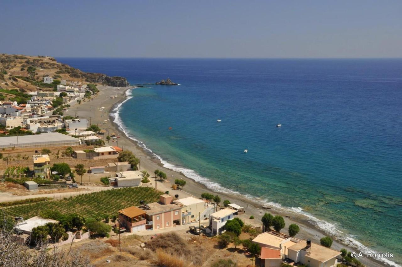 Eirini Apts On The Beach Pszarí Foráda Kültér fotó