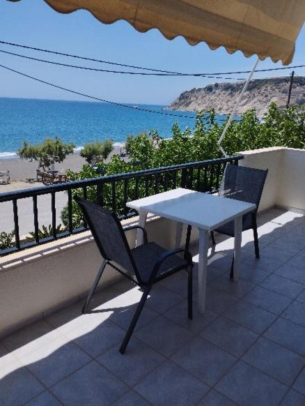 Eirini Apts On The Beach Pszarí Foráda Kültér fotó